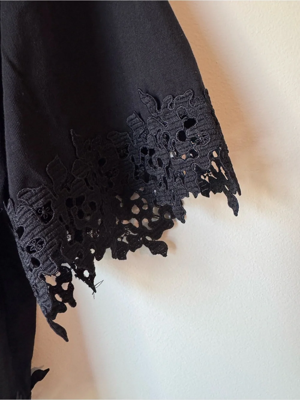 Zara Black Short-Sleeve Oversized Cropped Lace-Hem Tee